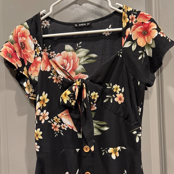 Summer dress - Picture 2 of 3